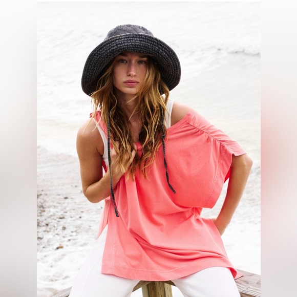 NWOT Arabesque Tee - Picture 1 of 9